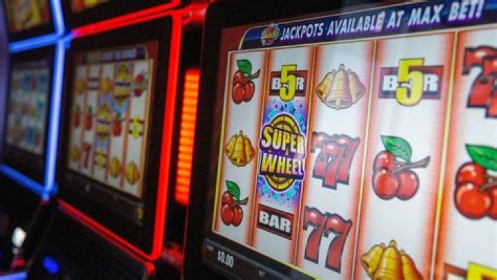 What are the odds on the slot machines?